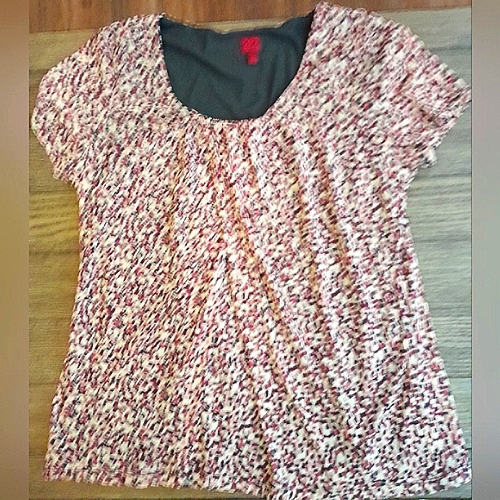 212 Collection top, size L, short sleeves